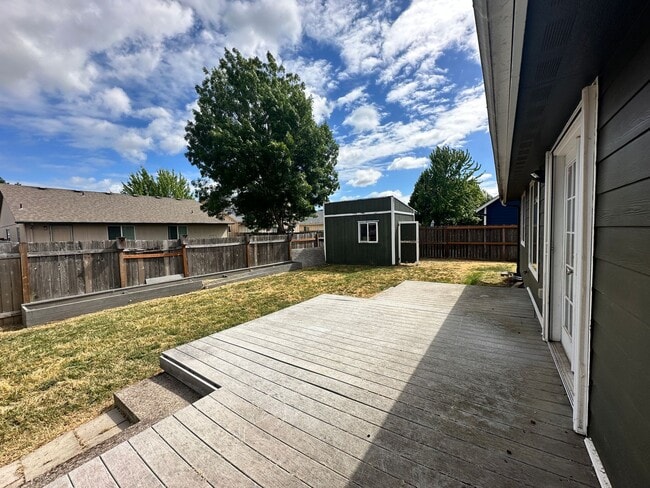 Building Photo - new carpet installed, 600sqft bonus room with large RV/Boat parking space