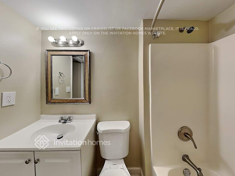 Building Photo - 4949 Lighthouse Pointe