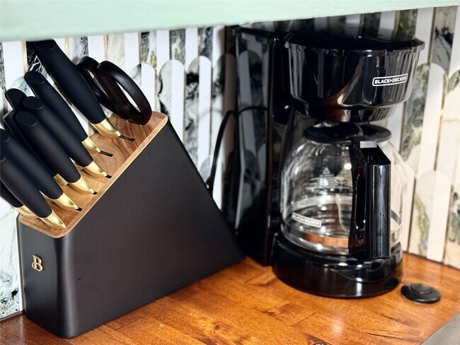 Building Photo - 407 Cordell St