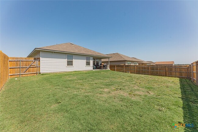 Building Photo - 2306 Aylesbury Dr