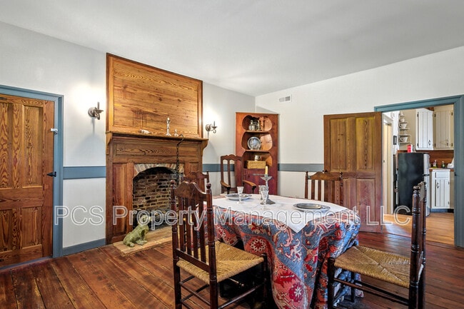Building Photo - 11826 Colonial Trail W