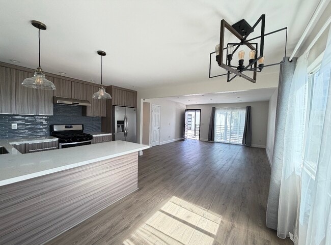 Building Photo - 733 Alabama St