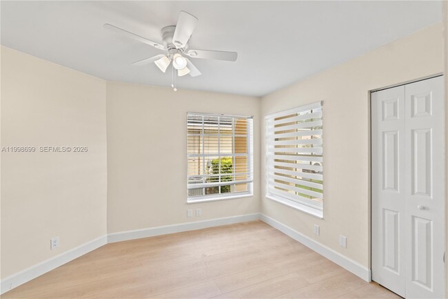 Building Photo - 9081 Lake Park Cir N