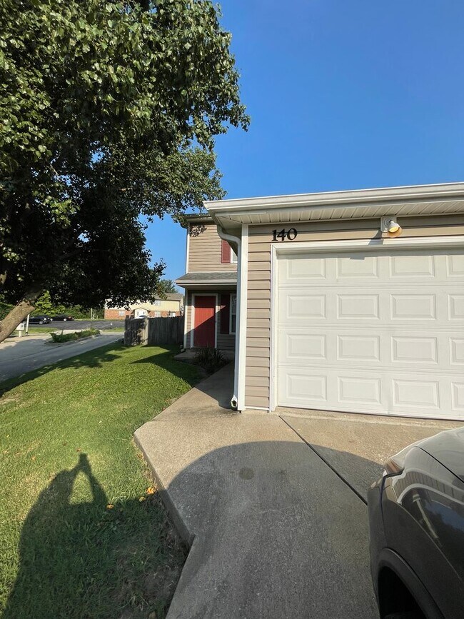 Primary Photo - 102-104 Albany Dr.