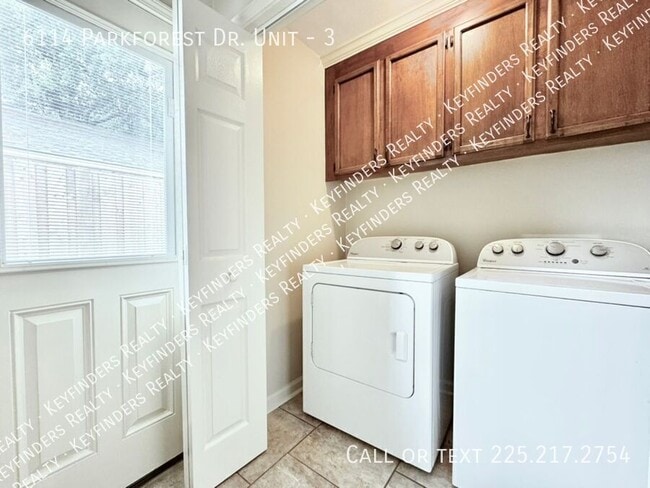 Building Photo - 6114 Parkforest Dr