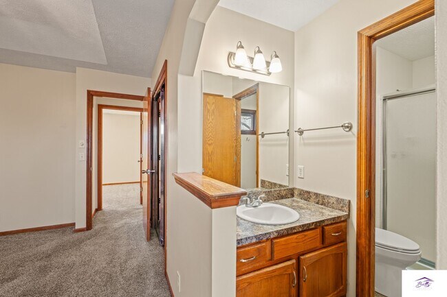 Building Photo - WELCOME HOME!