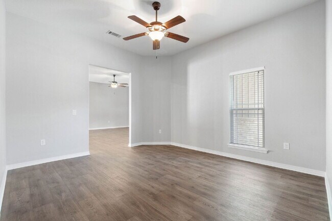 Building Photo - 2432 Frontera St
