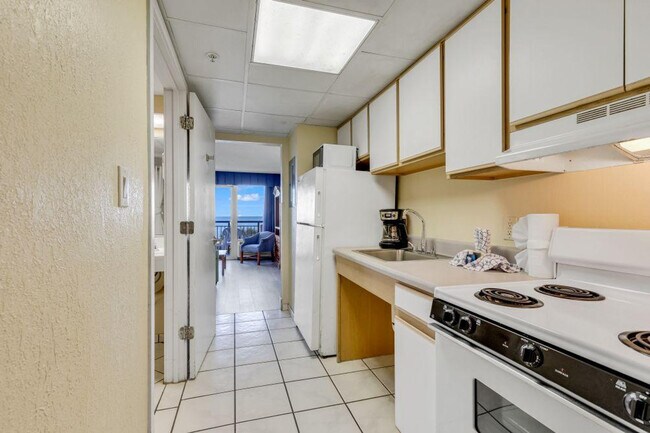 Building Photo - 2300 N Ocean Blvd