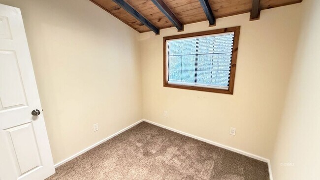 Building Photo - 54080 Pine Crest Ave