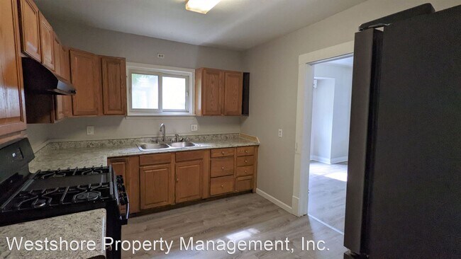 Building Photo - 4 br, 1 bath House - 895 Emerson Ave.
