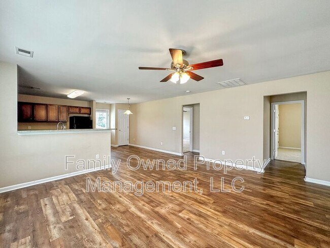 Building Photo - 261 Emerald Isle Dr