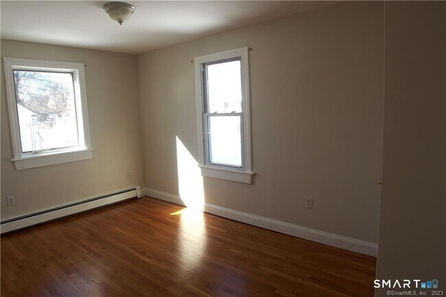 Building Photo - 81 Longfellow Ave