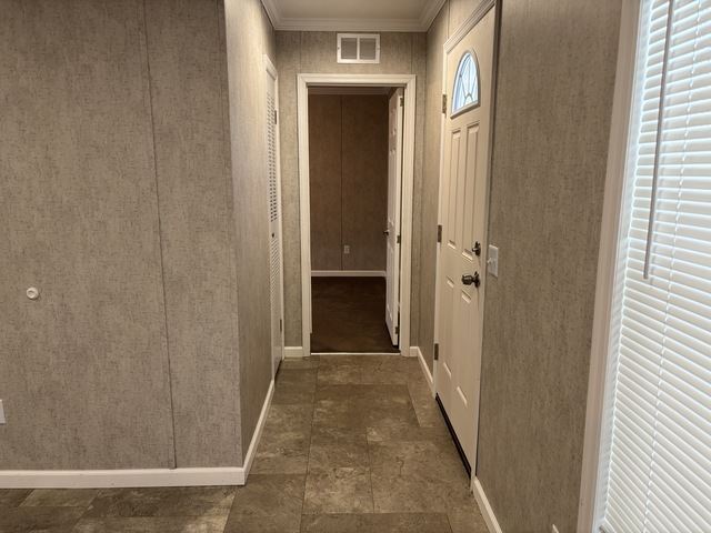 Building Photo - 41 Del Ct W