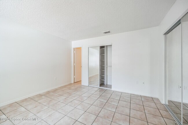 Building Photo - 422 Thor Ave SE