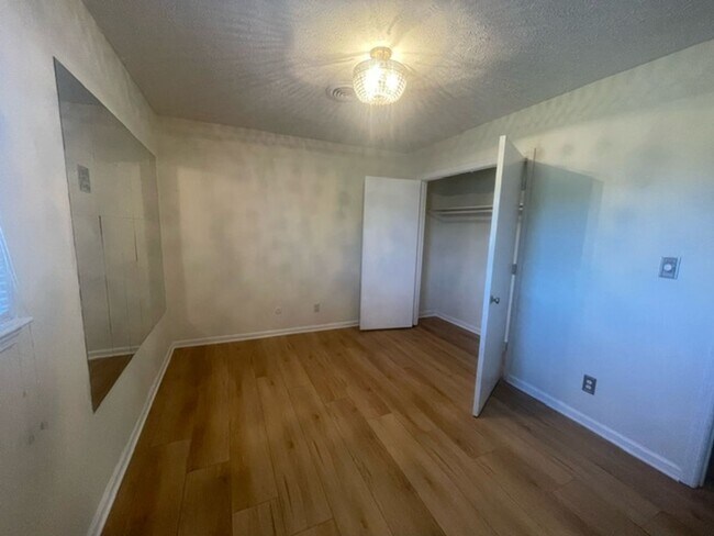 Building Photo - Quail Ridge Apartments 2