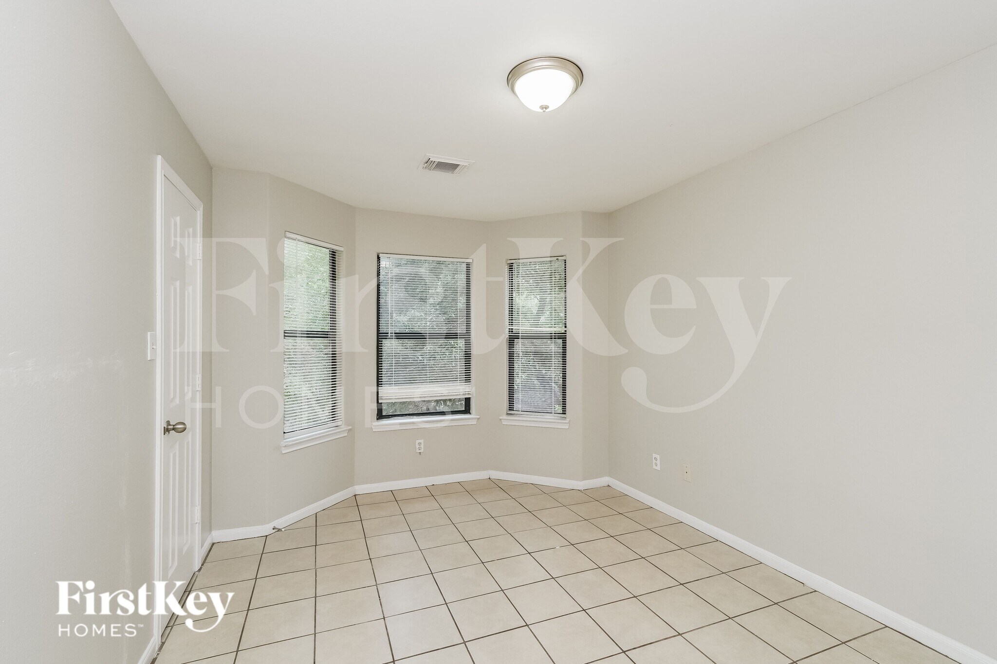 Building Photo - 2920 La Estancia Ln