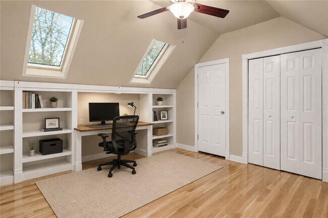 Building Photo - 3800 Running Fox Dr