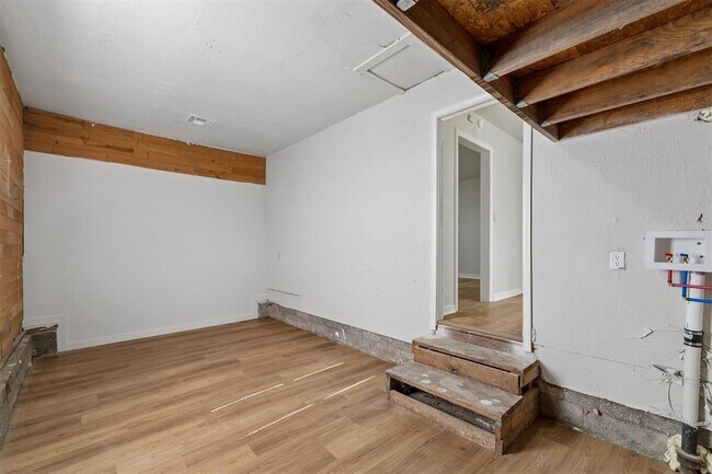 Building Photo - 912 SW 48th St