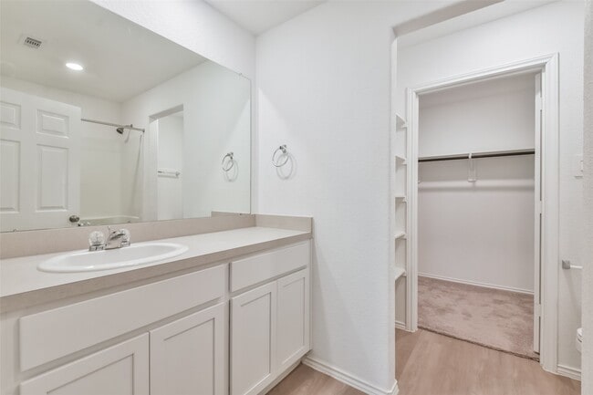 Building Photo - 3707 Solanum Dr