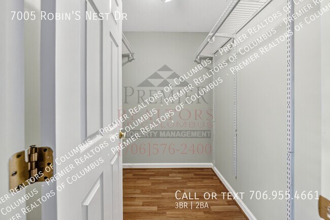 Building Photo - 7005 Robin's Nest Dr
