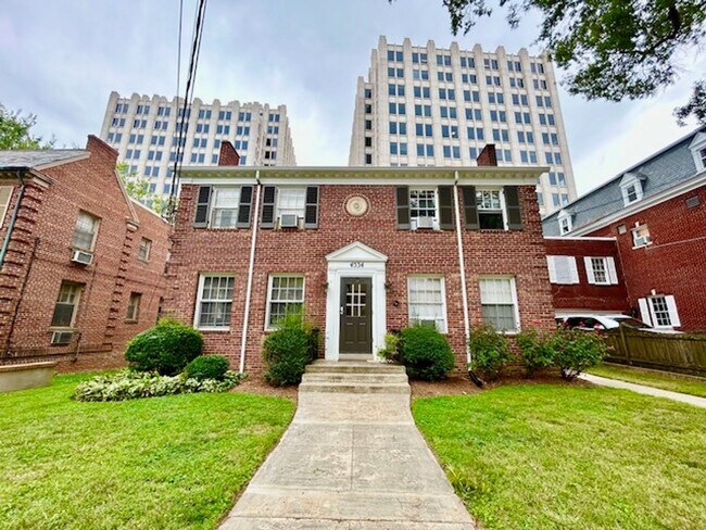 Primary Photo - 4534 Avondale St