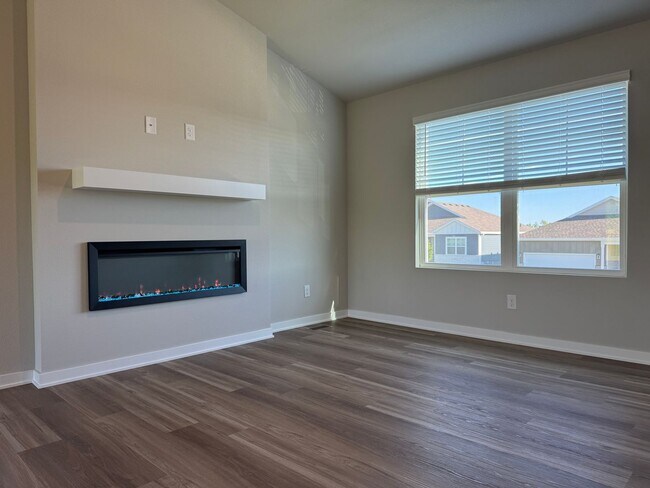 Building Photo - Spacious 4-Bedroom Split-Level Near Standing Bear Lake & Trails