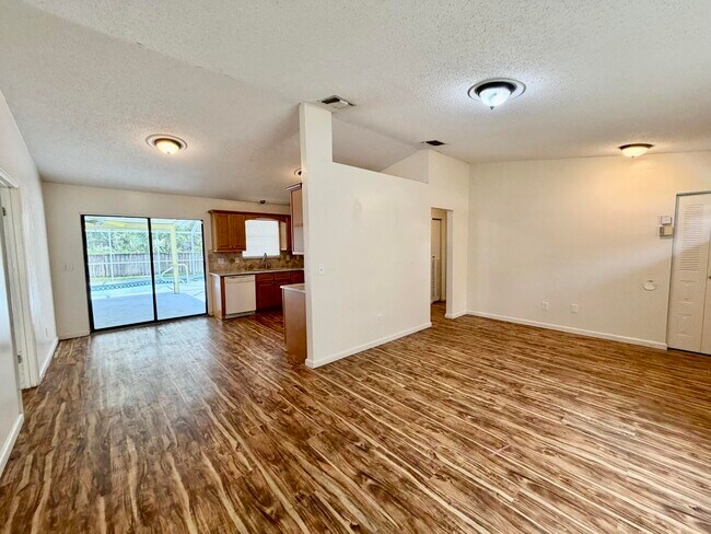 Building Photo - 7902 Banyan St