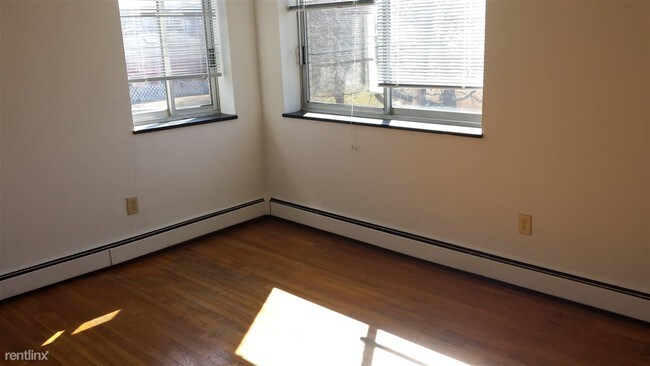 Building Photo - 1 br, 1 bath Apartment - 435 Shirley St 26