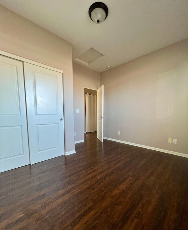 Building Photo - Charming , Single story 3 Bedroom , 2 Bath Home!