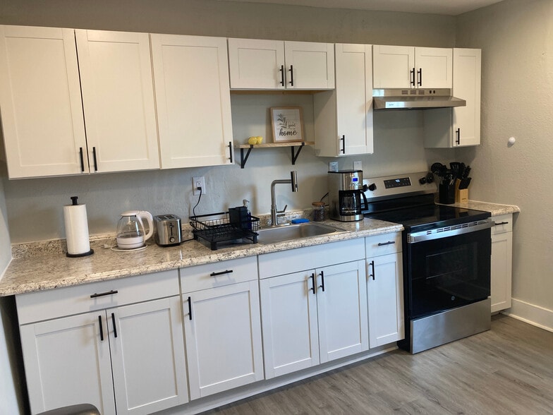 Building Photo - 1504 Pierce St