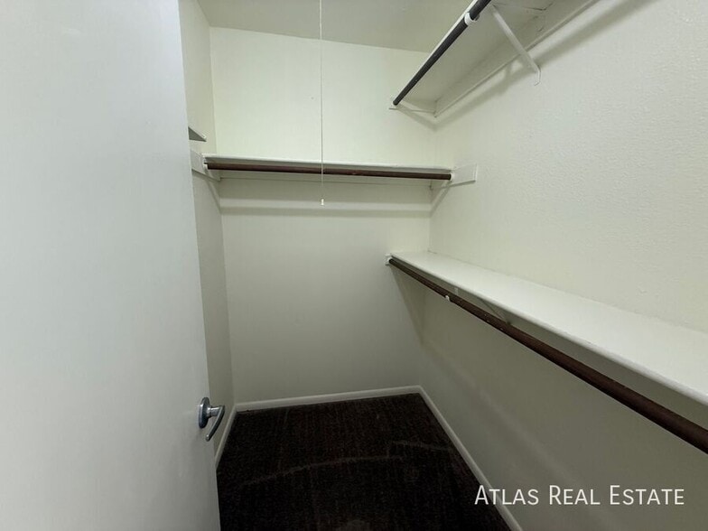 Building Photo - 4554 E Paradise Village Pkwy N