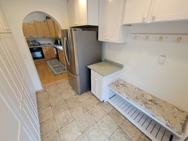 Back entry and floor to ceiling pantry - 615 N Lawe St