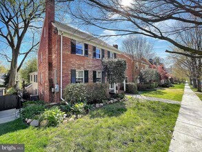 Building Photo - 3416 Legation St NW