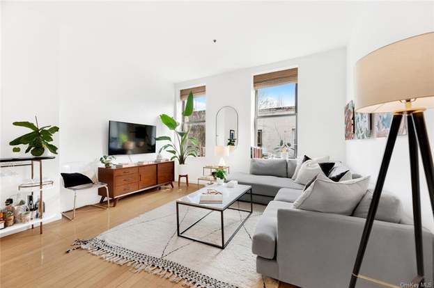 Primary Photo - 118 Greenpoint Ave