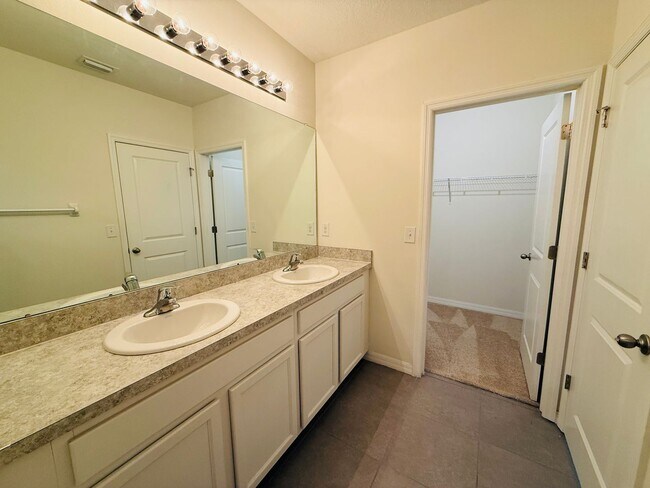 Building Photo - 2856 Suncoast Blend Dr