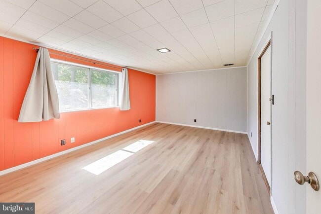 Building Photo - 5406 Parkvale Terrace