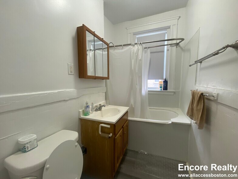 Building Photo - 1175 Boylston St