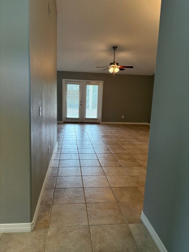 Building Photo - 1831 Sundown Dr