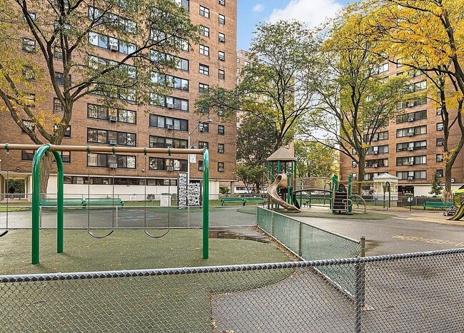 Building Photo - 33-43 14th St