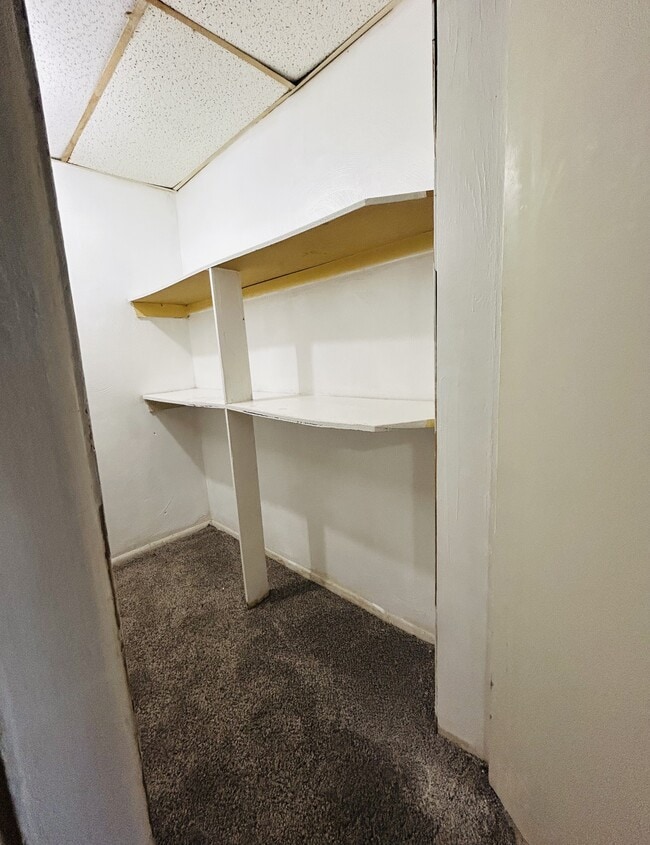 Building Photo - 242 W 28th St