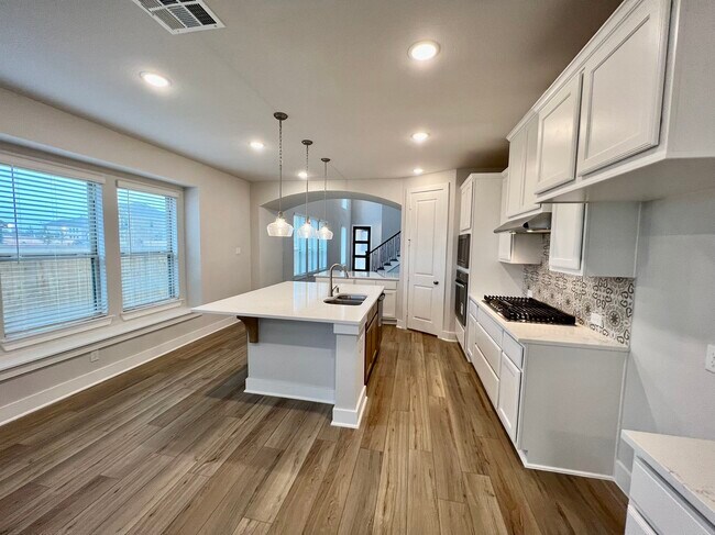 Building Photo - 18426 Palmetto Vw Dr
