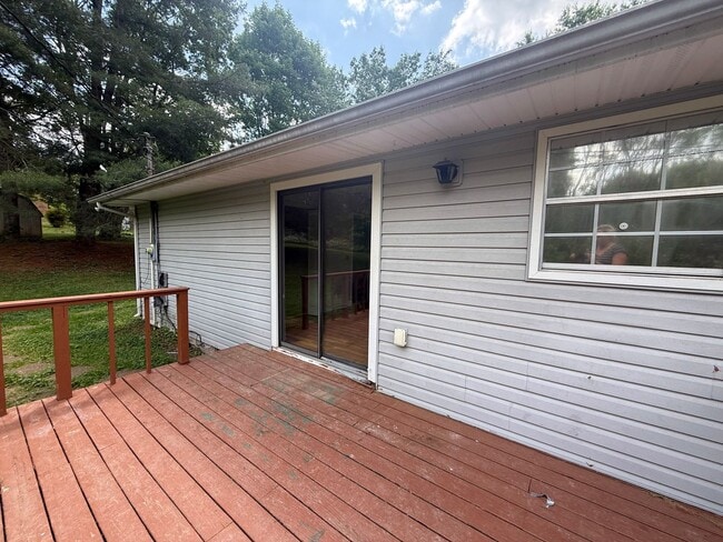 Building Photo - 2-Bedroom Home with Bonus Room & Large Wooden Deck | Pet-Friendly Near I-40 & City Lake