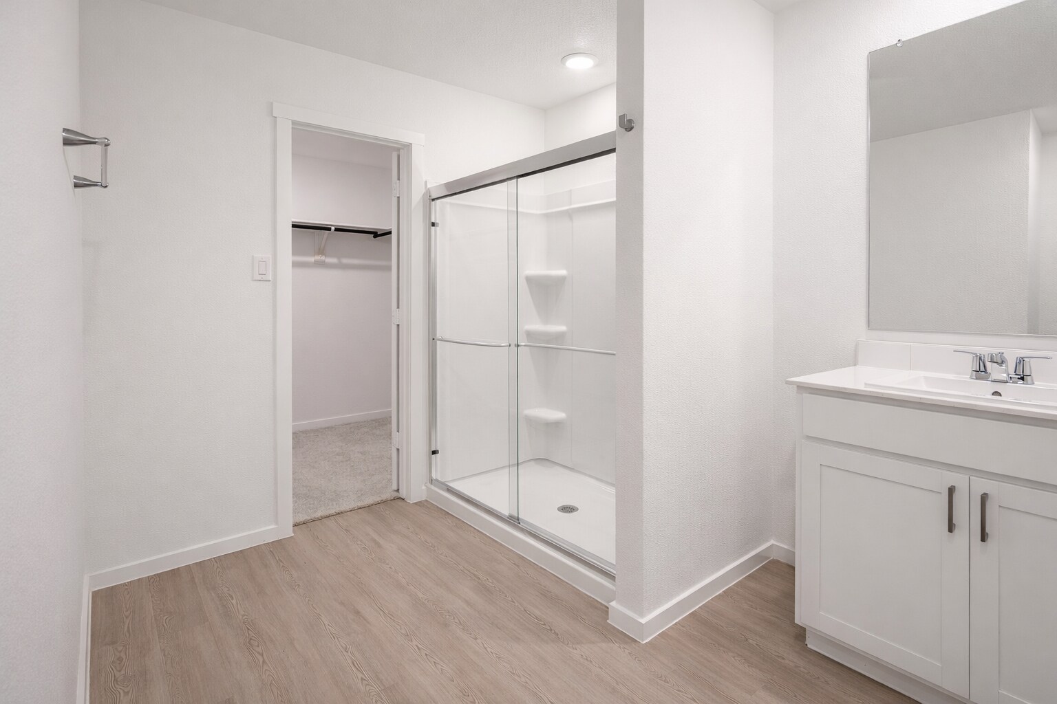 Building Photo - 1913 Ventasso Blvd