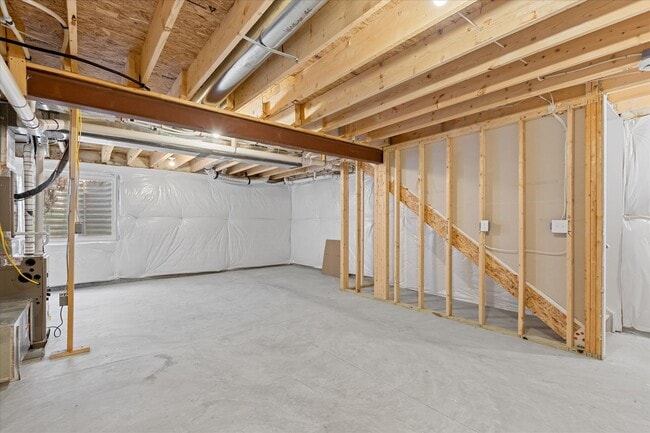 Building Photo - Welcome to your new home in beautiful Lewe...