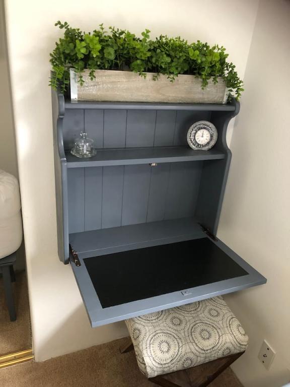 Building Photo - 525 Primrose Dr