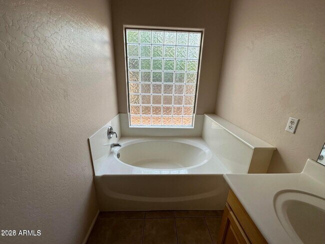 Building Photo - 16946 N 49th Way