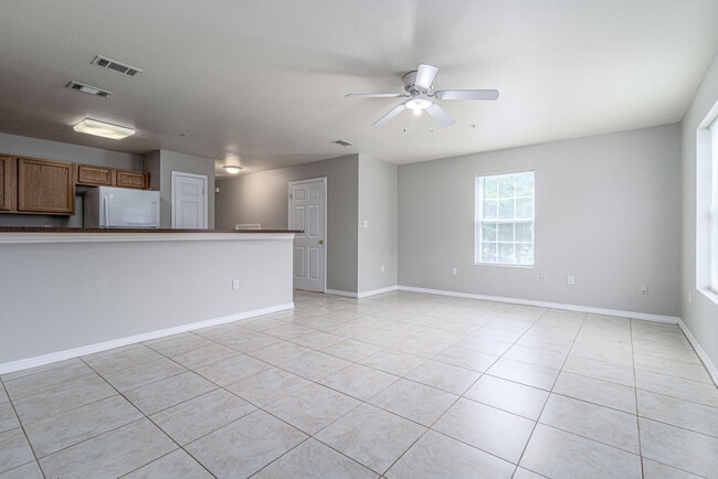 Building Photo - 100 Corwin Dr