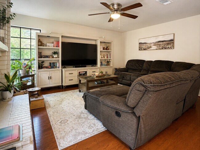 Building Photo - 63 S Stony Bridge Cir