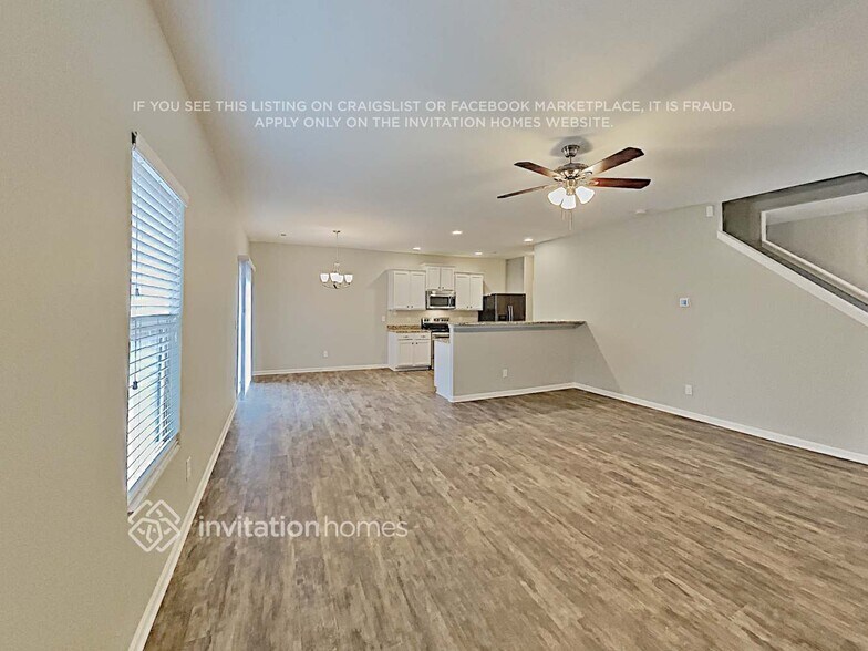 Building Photo - 1416 Waylon Ave