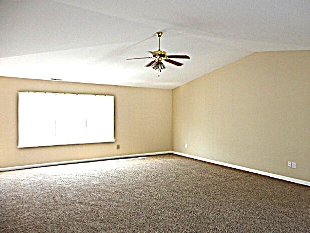 Building Photo - 322 Brookview Dr